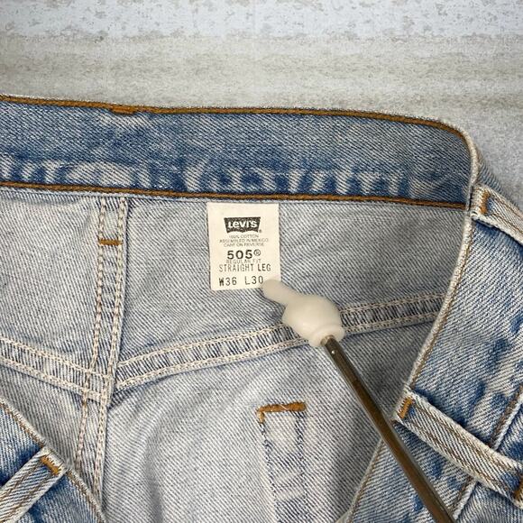 Vintage Levis Jeans 505 Regular Straight Leg Fit Light Wash 100% Cotton 90s - Picture 4 of 7